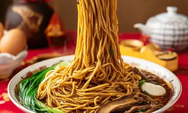 Longevity Noodles (Yi Mein): A Comforting and Flavorful Dish